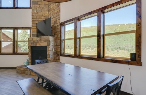 Blue River Cottage | Luxe Ski Escape! Breck Home w/Hot Tub & Game Room