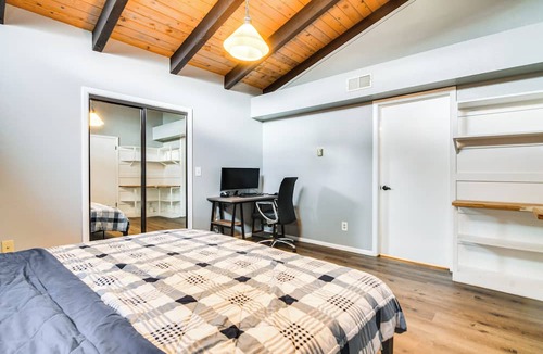 Evergreen Meadows Cottage | 5 Mi to Dtwn Evergreen: Mtn-view Escape