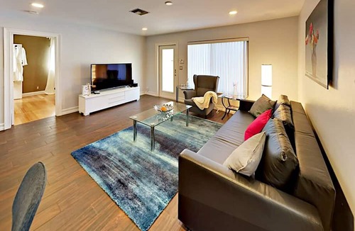 River Oaks Villa | Hidden Gem Vacation Villa w Private Pool Tikihut