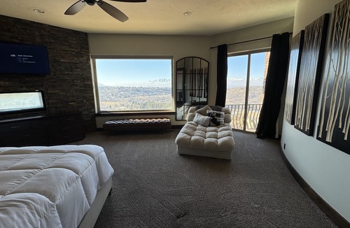 Sandy House | The Retreat- Utah at its finest. infinity pool 270 degree views.