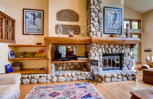 Highlands Townhomes Apartment | Highlands Area by East West Hospitality
