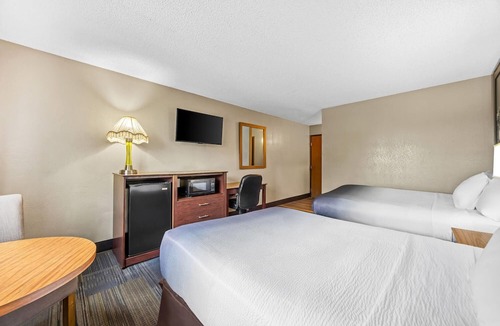 Cimarron Hills Hotel | Super 8 by Wyndham Colorado Springs Peterson Space Force