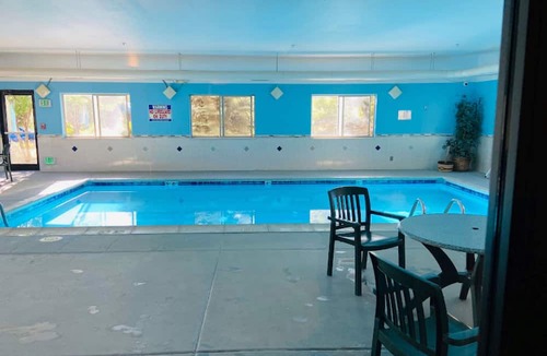 New Castle Hotel | Wingate by Wyndham New Castle - Glenwood Springs