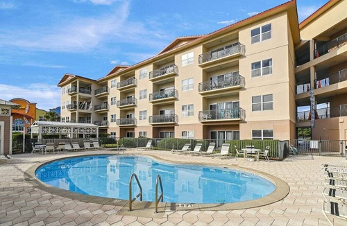 Frangista Beach Condo | 🌊Beautiful Peek of the Gulf~Pools~Walk2Beach~On the Beach🌊