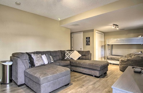 Manitou Springs Condo | Manitou Springs Escape w/A/C & Private Deck!