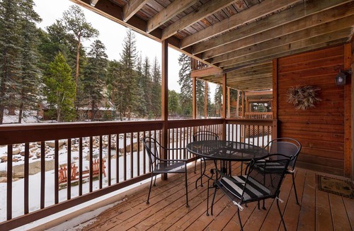Fall River Estates Condo | Riverfront Retreat Near RMNP River Views