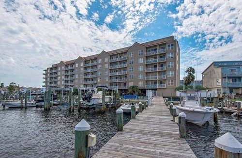 Fort Walton Beach Apartment | Penthouse Views & Coastal Ease: 2 BR w/King Beds