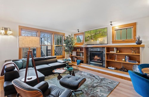 River Rock Condo | Sleek Condo – Near Park, Poudre River and Old Town