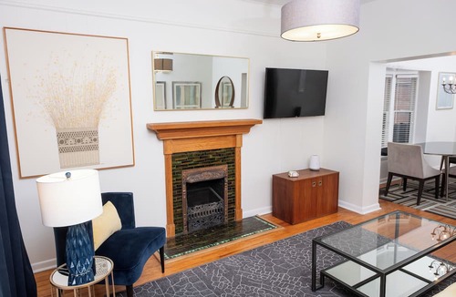 Speer Apartment | Unbeatable Location - Utilities included!