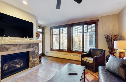 Breckenridge Apartment | Water House on Main Street