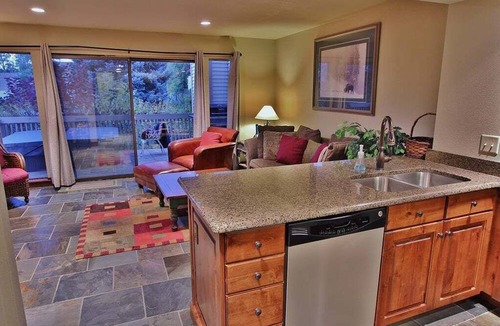 Park Meadows Condo | Luxury Condo, Private Hot Tub & Year-Round Recreation at Park City Racquet club Village