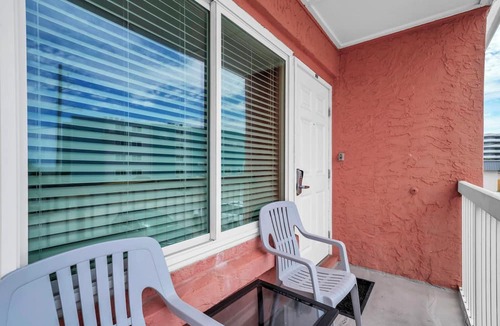 Fort Walton Beach Condo | 203 Tropical Isle~1 Bedrm 1 Bath BeachBungalow~Great Rates-Sleeps 5~ AUG SALE