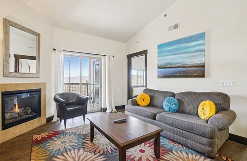 Bear Hollow Village Apartment | Top Floor Condo! 3BD/2BA Park city ski condo - Sleeps 7
