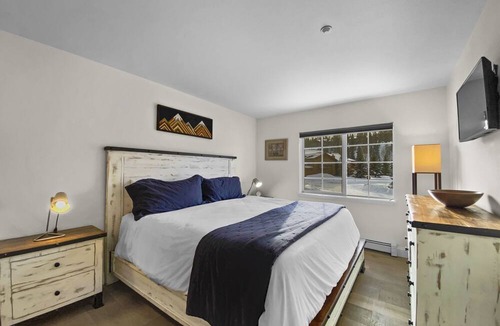 Breckenridge Condo | Free SkyCard Act - Remodeled, Outdoor Hot Tubs - Swans Nest Villa 1601