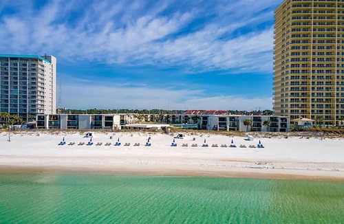 Panama City Beach Condo | 🐠Free Beach Service-Gulf Views-Pool-Walk to Beach-2BR Beach Life C3🐠