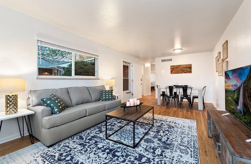 University Acres Condo | Stylish Getaway w/Designer Touches - Free Bikes