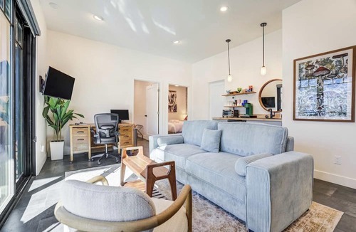 Manitou Springs Historic District Apartment | Redstone Terrace! Scenic Mountain View by Downtown