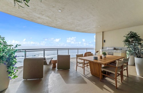 Schulte Park Condo | Stunning 3-Bed Oceanfront Condo with Expansive Balcony and Luxury Finishes