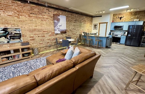Rio Grande Apartment | Gated Parking I Walk to Convention & Delta Center I Elevator
