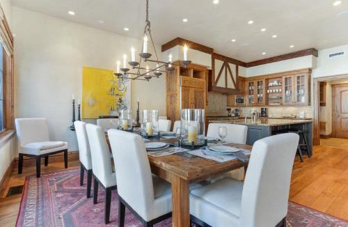 Village Walk House | 115 Village Walk