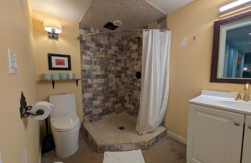 Elyria Swansea Villa | Denver Oasis 5BR Home with Hot Tub, Sleeps 16