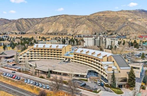 Avon Apartment | Ski in Ski Out at The Seasons Avon