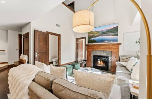 Avon House | Beaver Creek Penthouse Pool Hot Tub Walkable