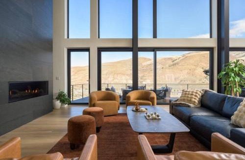 Eagle-Vail House | Whiskey Hill Luxury Retreat Hot tub Mountain Views