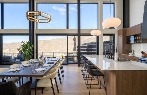 Eagle-Vail House | Whiskey Hill Luxury Retreat Hot tub Mountain Views