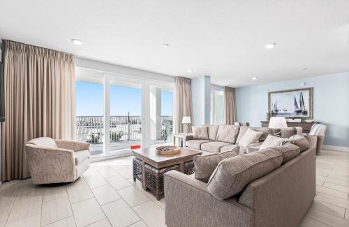 Fort Walton Beach House | Luxurious gulf-front condo with resort amenities - near entertainment