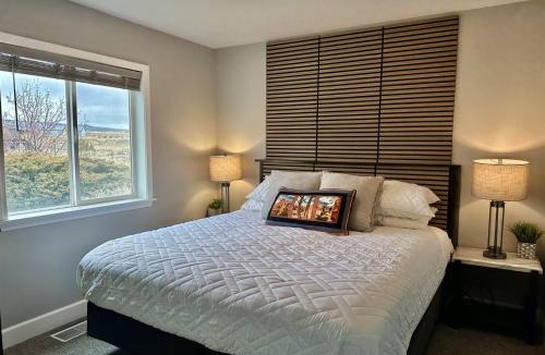 Moab South Valley House | Exclusive Retreats 6 Bedroom 6 Bath Desert Paradise with Private Heated Pool
