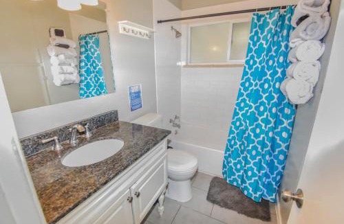 Southeast House | Family Home with Large Yard & Golf Theme Near Rail