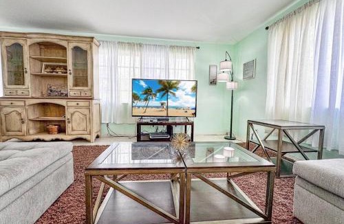 North Beach Apartment | Beachside retreat 2 min walk to Beach Parking