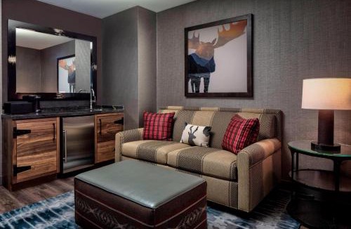 Aurora Hotel | Gaylord Rockies Resort & Convention Center