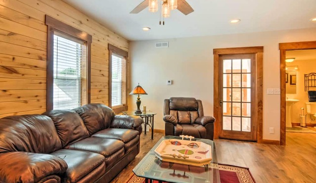 Updated Main St Apt. Near Fishlake & Capitol Reef!