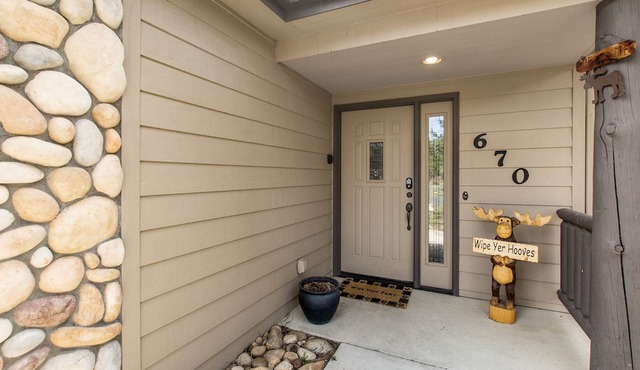 Luxury Rocky Mountain River Retreat - Elegant Riverfront Home with Mountain Views! -- EV #3420