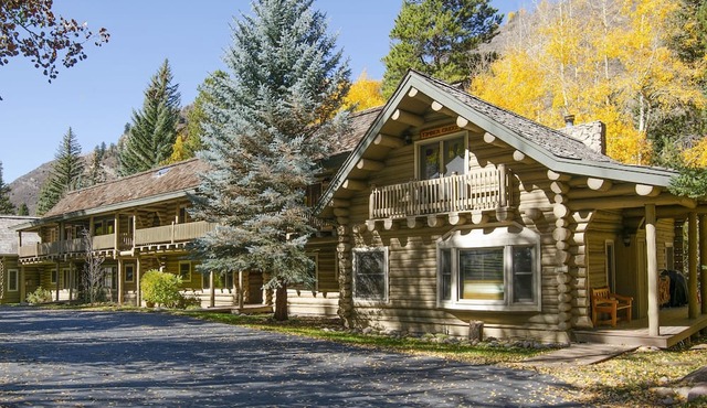 Timbercreek #8b 2 Bedroom Home by RedAwning