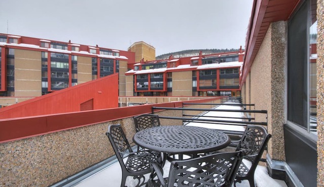 Spacious Condo in the Heart of Center Village - Pet Friendly - VS367 by Redawning