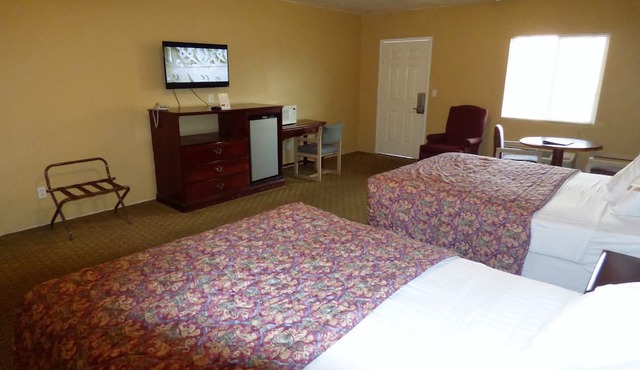 Economy Inn & Suites