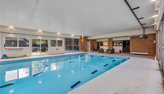 Old Town Condo Near CSU Pool, Sauna, Gym & Bikes