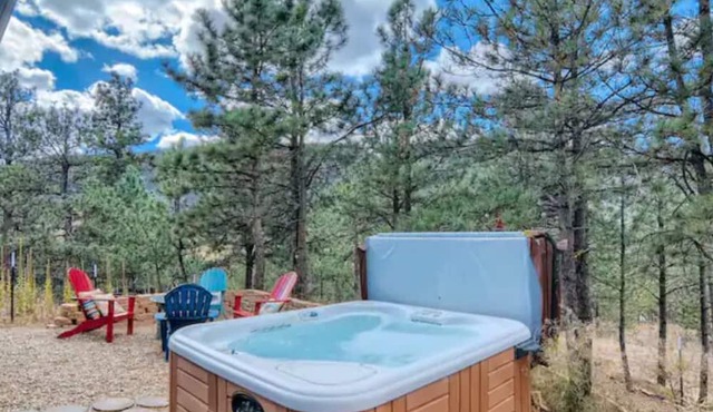 Cabin in the Woods with Hot Tub, Incredible Views, Fireplace, Foosball, Fire Pit