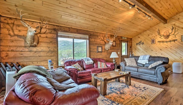 Sprawling Mountain-View Cabin: 5 Mi to Mesa Verde
