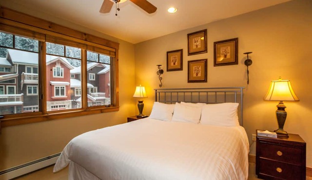 Townhome with Stunning Mountain Views from Private Deck, Shuttle Stop Nearby!