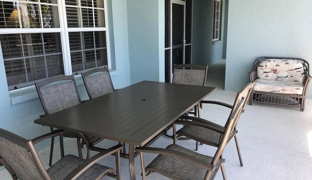 Captains Bay Beach Condo 3BR/2BA: 2026/2027 Season!