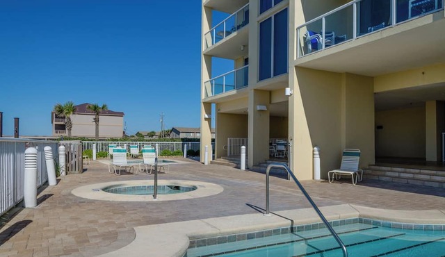 Sunscape | 🌅 Corner Condo + Gulf Views + Platinum Beach Service Included