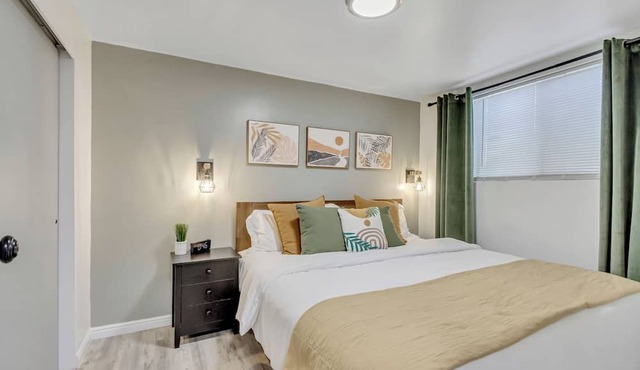 Cozy 2BR/1BA Downtown SLC stay with fast Wi-Fi & great location