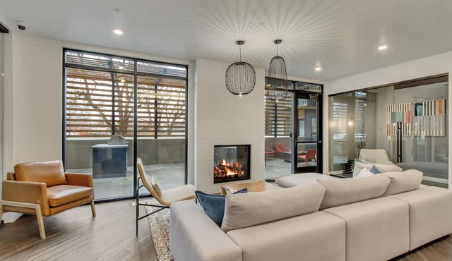Sugarhood SLC Penthouse 3BR/2BA/Co-Working Space/Gym & Free Garaged Parking