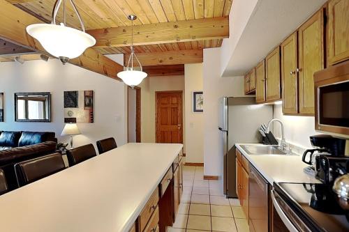 Timberline Condominiums 1 Bedroom Standard Unit B2B