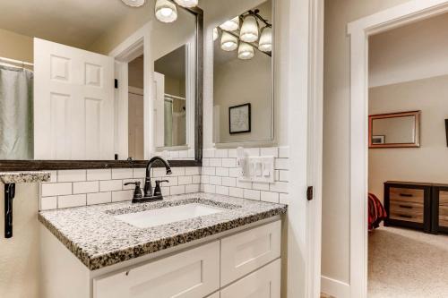 Wildwood Suites 206 by Ski Country Resorts