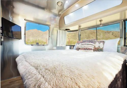 Glenwood Luxe Airstream Escape Hot Tub HotSprings